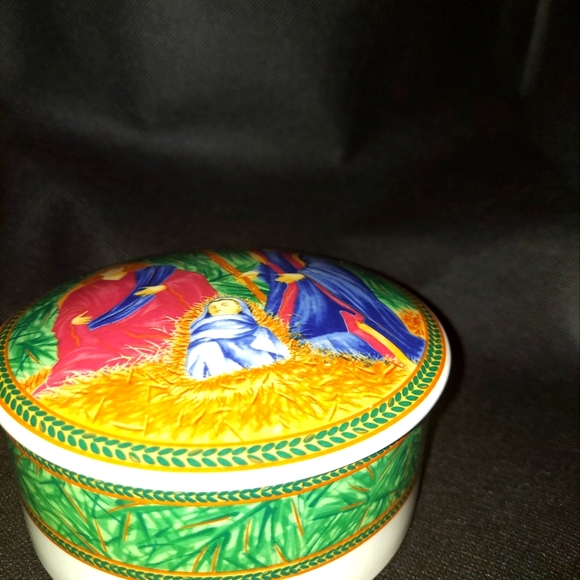 MIKASA porcelain Round Trinket Box Holy Family Christmas Nativity #HK506/684 Nav - Picture 2 of 4